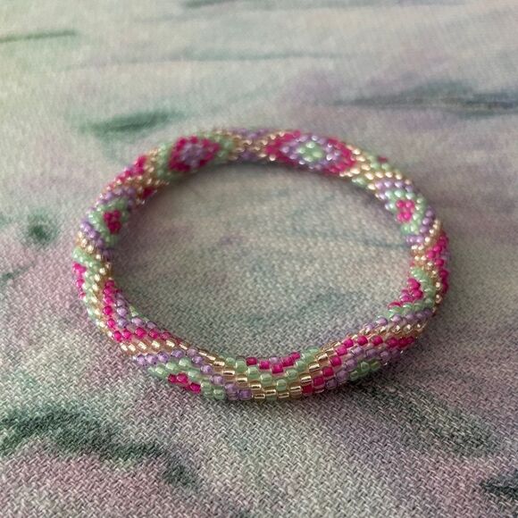 Sashka & co. Handcrafted Beaded Bracelet - Pink, Green, Purple 7” 🆕 - Picture 1 of 2